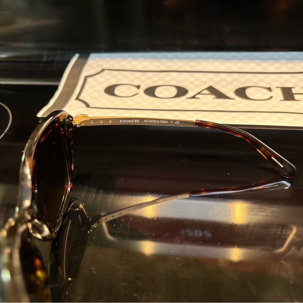 New Coach HC8229 L004 548513 Dark Tortoise Sunglasses - Picture 10 of 15